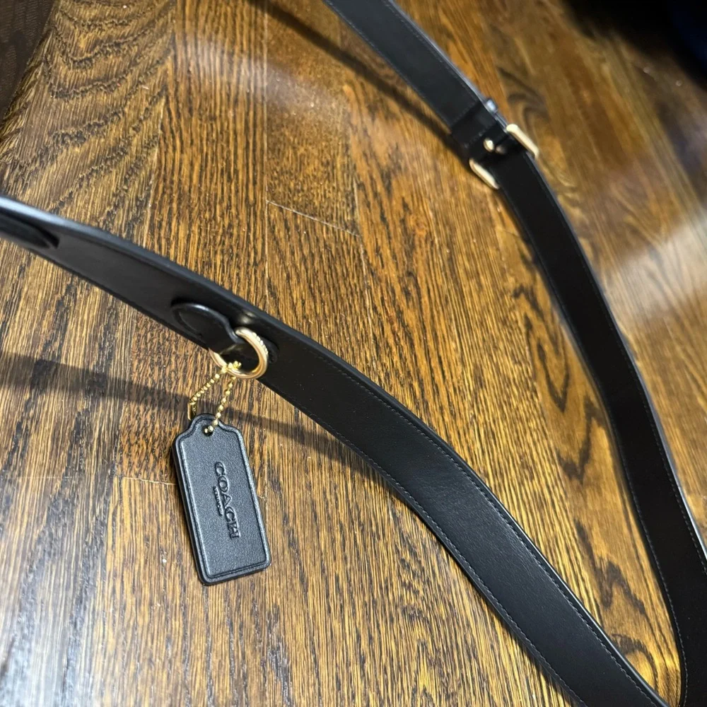 Coach elegant crossbody